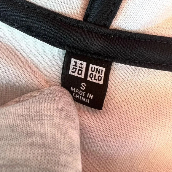 Uniqlo Women's Gray Long Sleeve Straight Hemline Full Zip Up‎ Hoodie Small - Picture 4 of 6